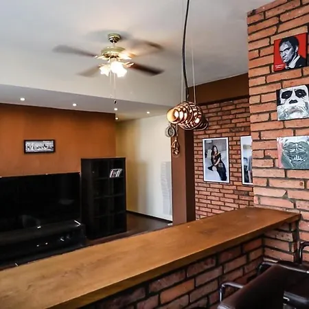 Cosy In Centre トルナヴァ